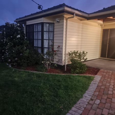 Two Separate Rooms At 34 Clarevale Clayton Extérieur photo